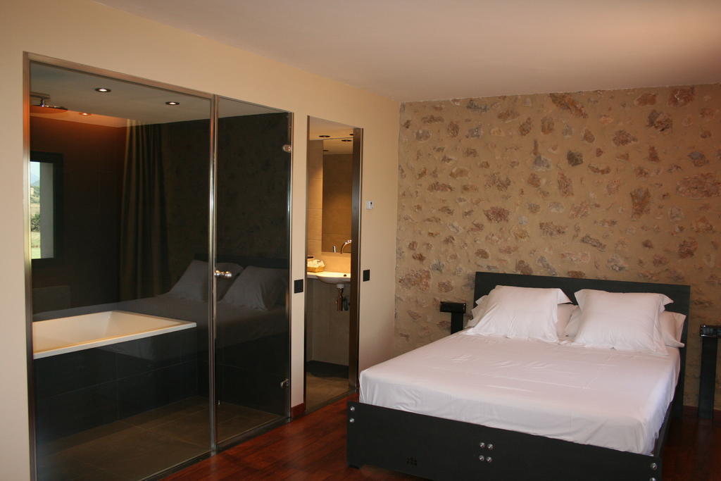 Hotel Mas Oliveres Pla De Palau Llers Bagian luar foto